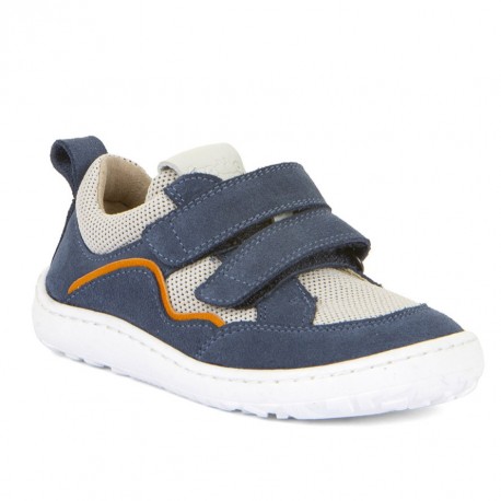 Sneakers barefoot